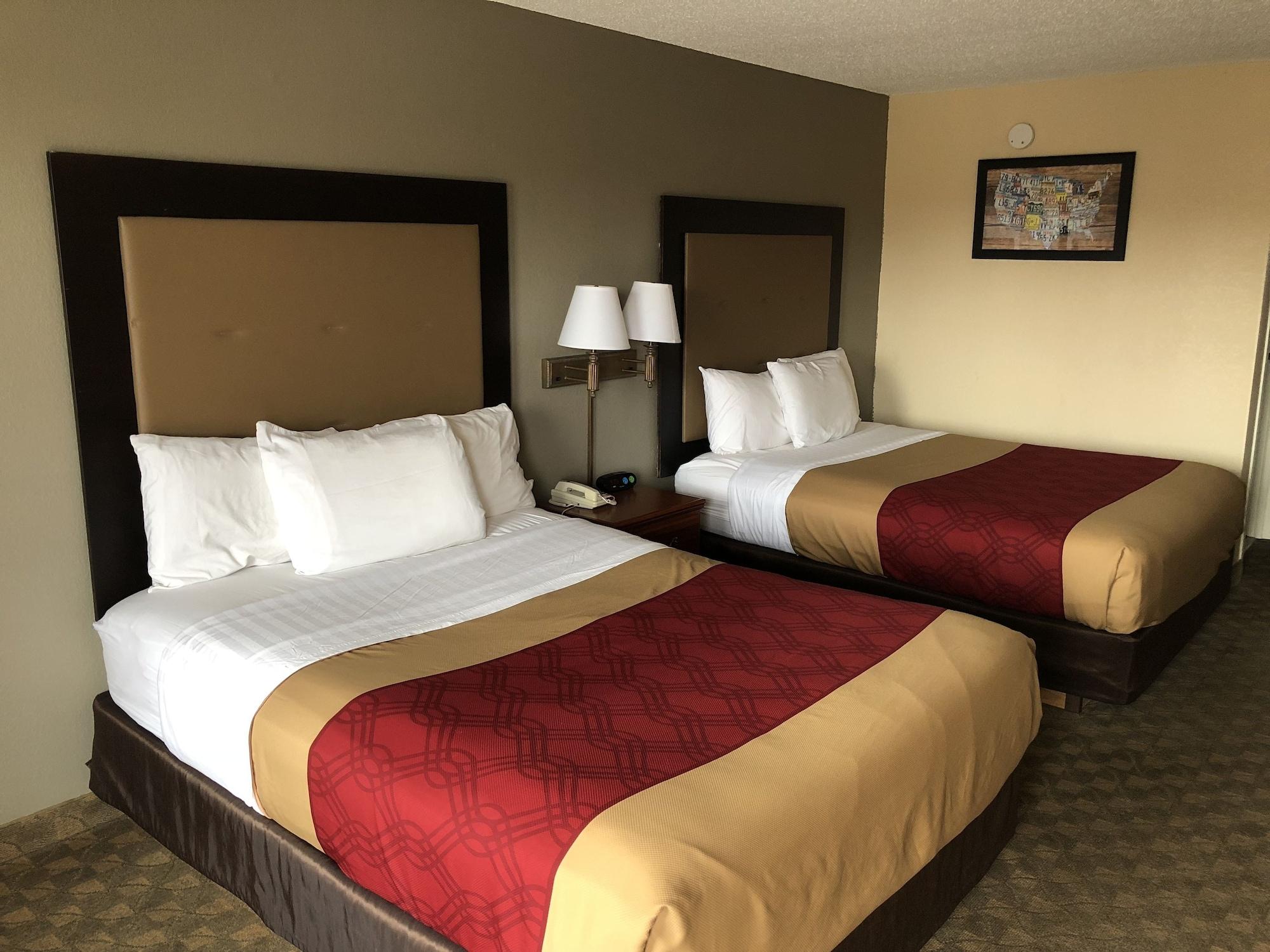 Econo Lodge Hillsboro I-35 Exterior photo