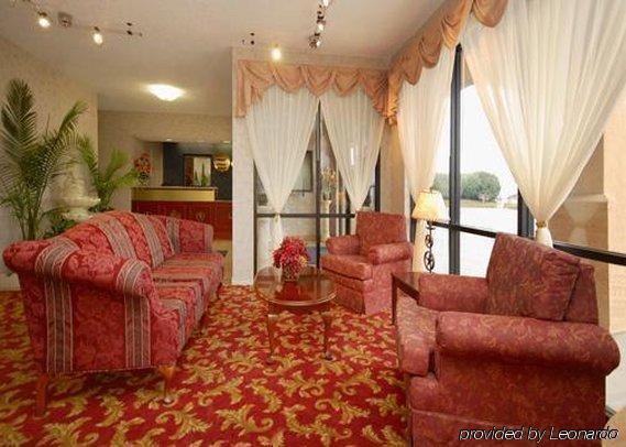 Econo Lodge Hillsboro I-35 Interior photo